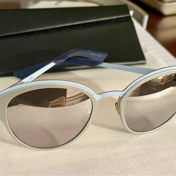 NWOT Christian Dior mirrored sunglasses, light blue frame, case, certification - Picture 2 of 11